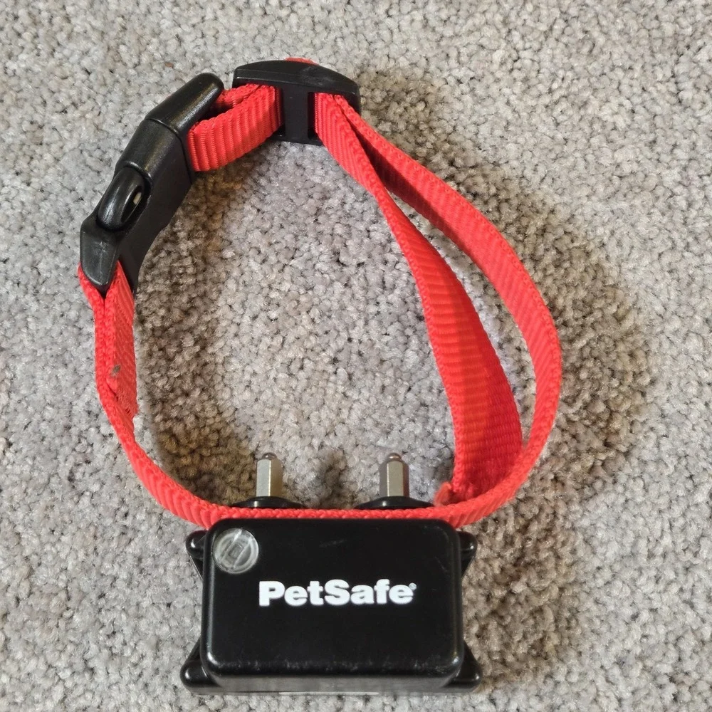PetSafe In-Ground Stubborn Dog Fence Transmitter With Power Supply & Collar